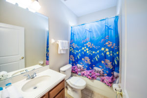 Shared Guest Bath for Twin Rooms